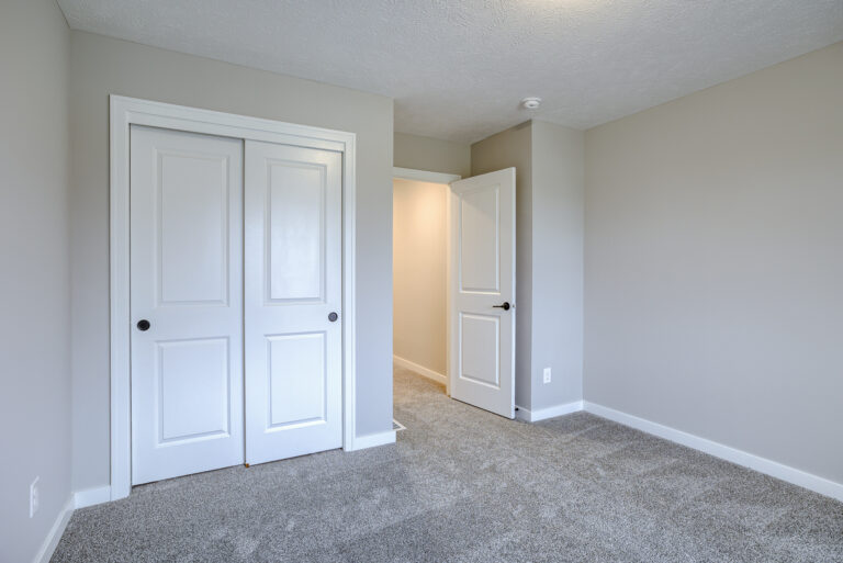 Grant - Bedroom