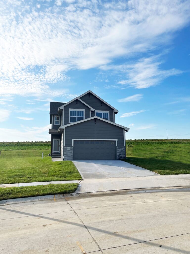 Carter_Exterior_ps_thumbnail